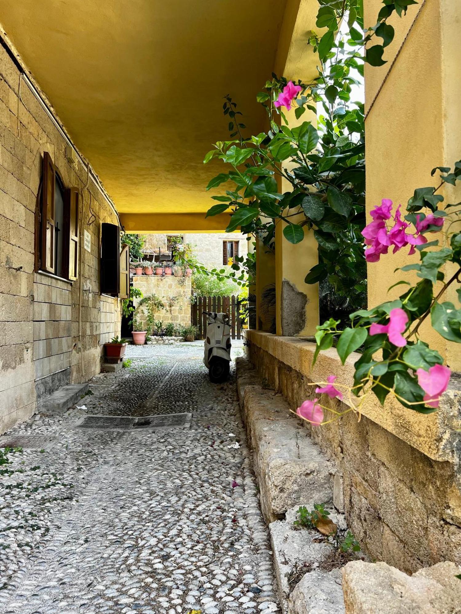 The Knight And The Pomegranate - Luxury Medieval Villa Rhodes City Eksteriør bilde